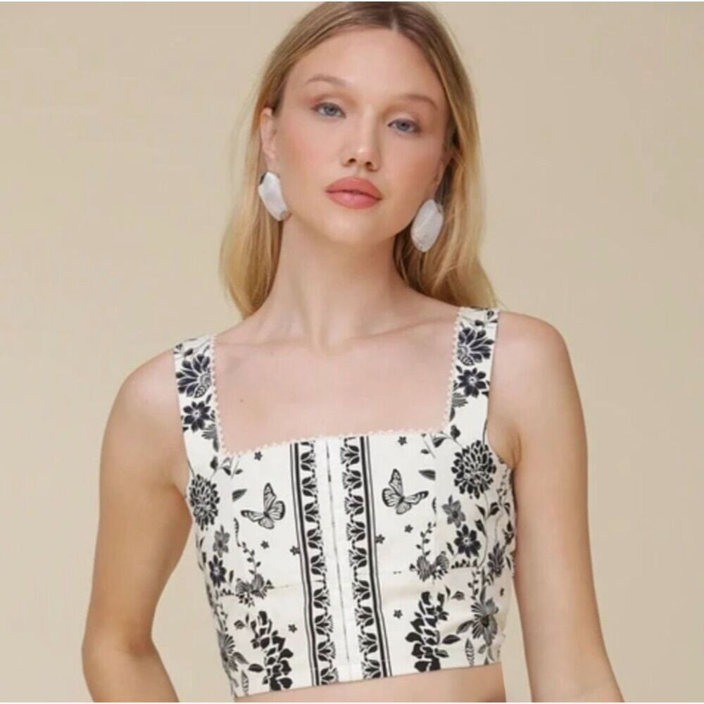 Avec Les Filles Cream Lace Trim Crop Top L